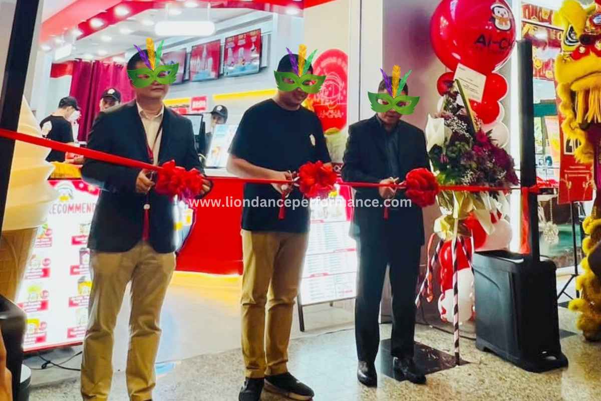 20-vibrant-lion-dance-marks-berjaya-times-square-store-opening